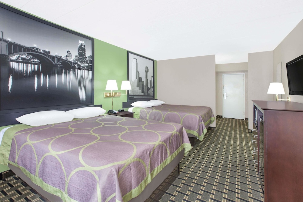 Super 8 By Wyndham Grand Prairie North 12/29