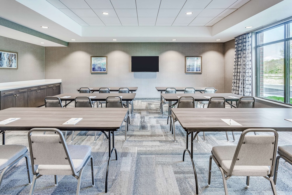 Hampton Inn & Suites Kittery-Portsmouth 44/45