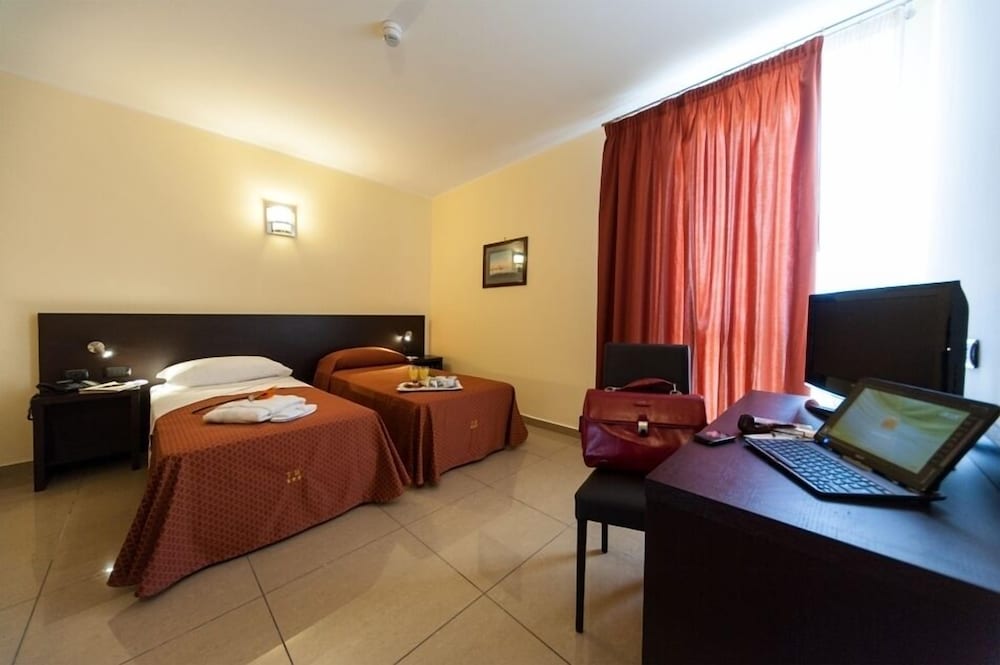 HOTEL TIEMPO 21/33