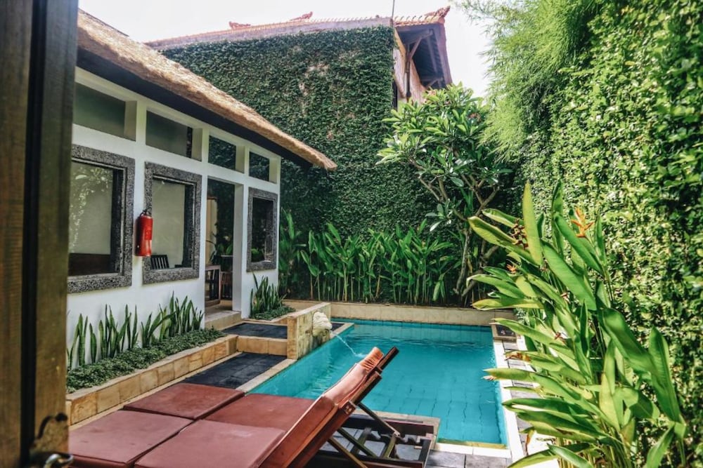 The Lagoon Bali Pool Hotel and Suites 43/50
