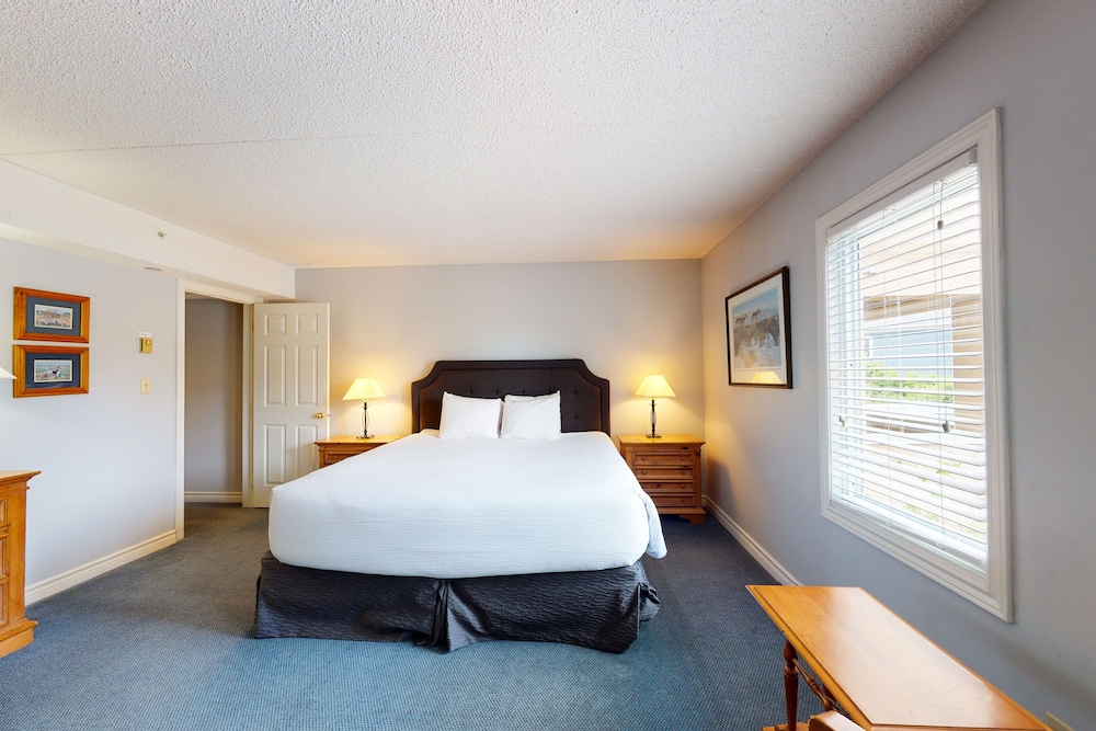 The Lodges At Blue Mountain Mountain Walk Condos 18/50