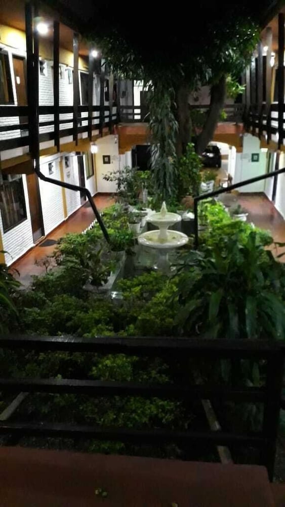 Hostal Residencial Leones De Castilla 36/45