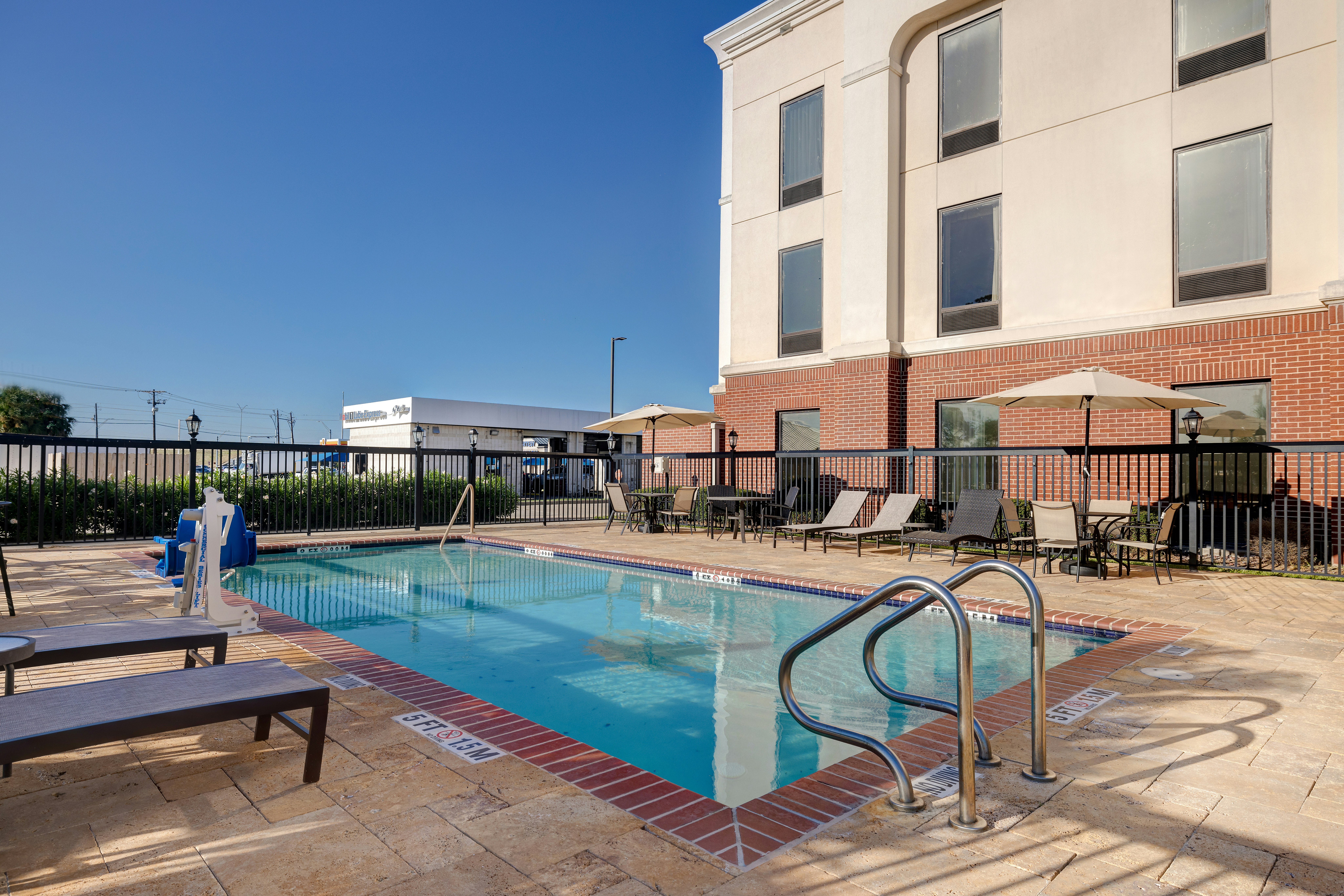 Hampton Inn Victoria 54/58
