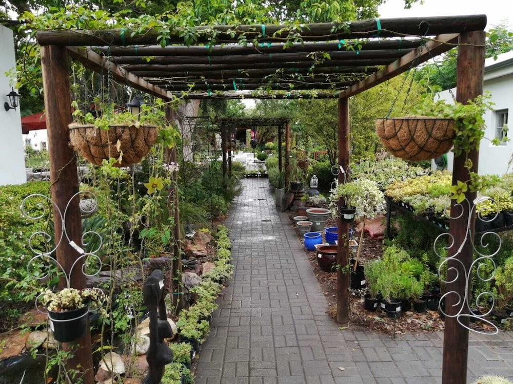 Fiore Guest Accommodation 7/50
