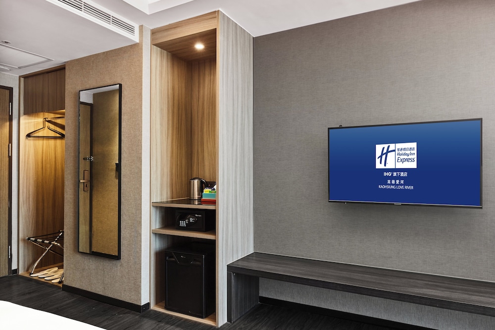 Holiday Inn Express Kaohsiung Love River 9/49