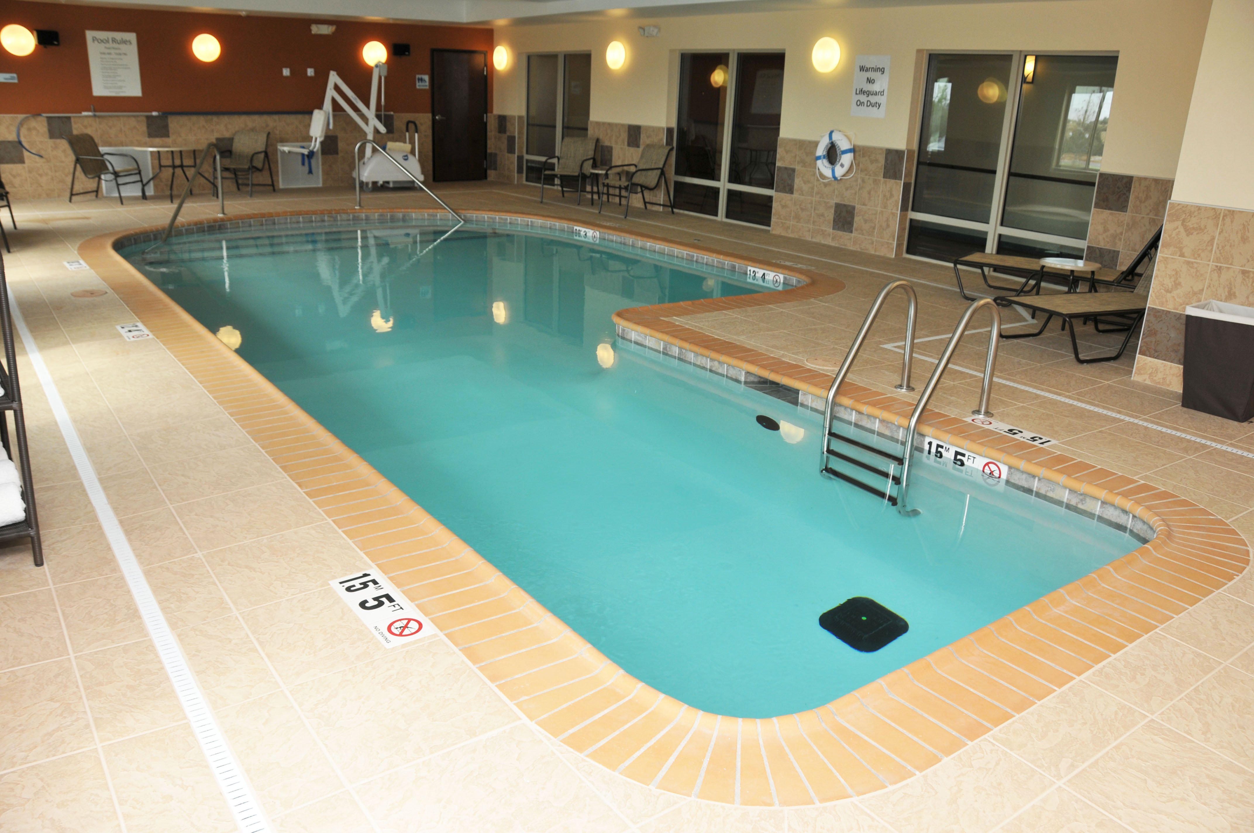 Holiday Inn Express Hotel Suites Clinton 14/25
