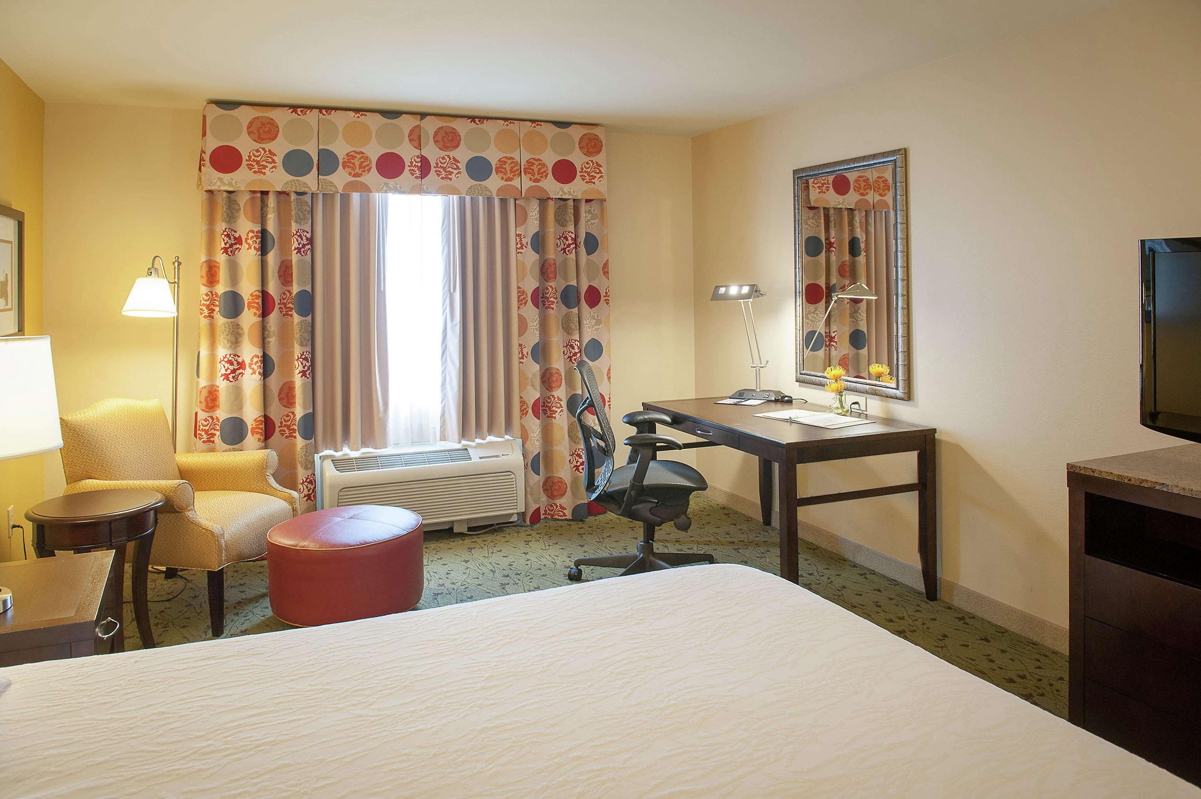 ROOM, KING BED