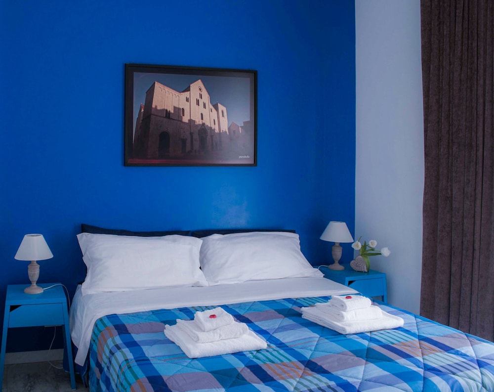 Melo Accommodations 12/62