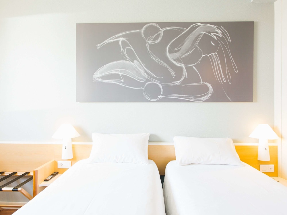 Ibis Elche 35/76