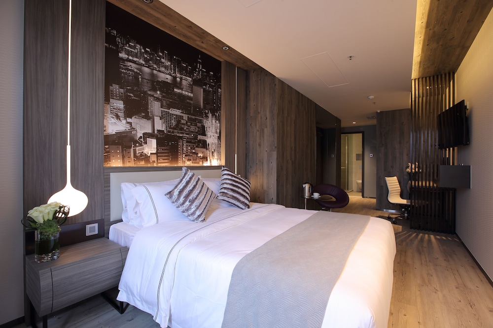 Grand, Perkin, King Bed