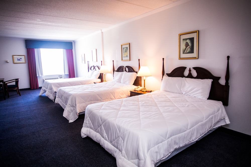 Heritage Inn and Suites Rehoboth Beach 18/72