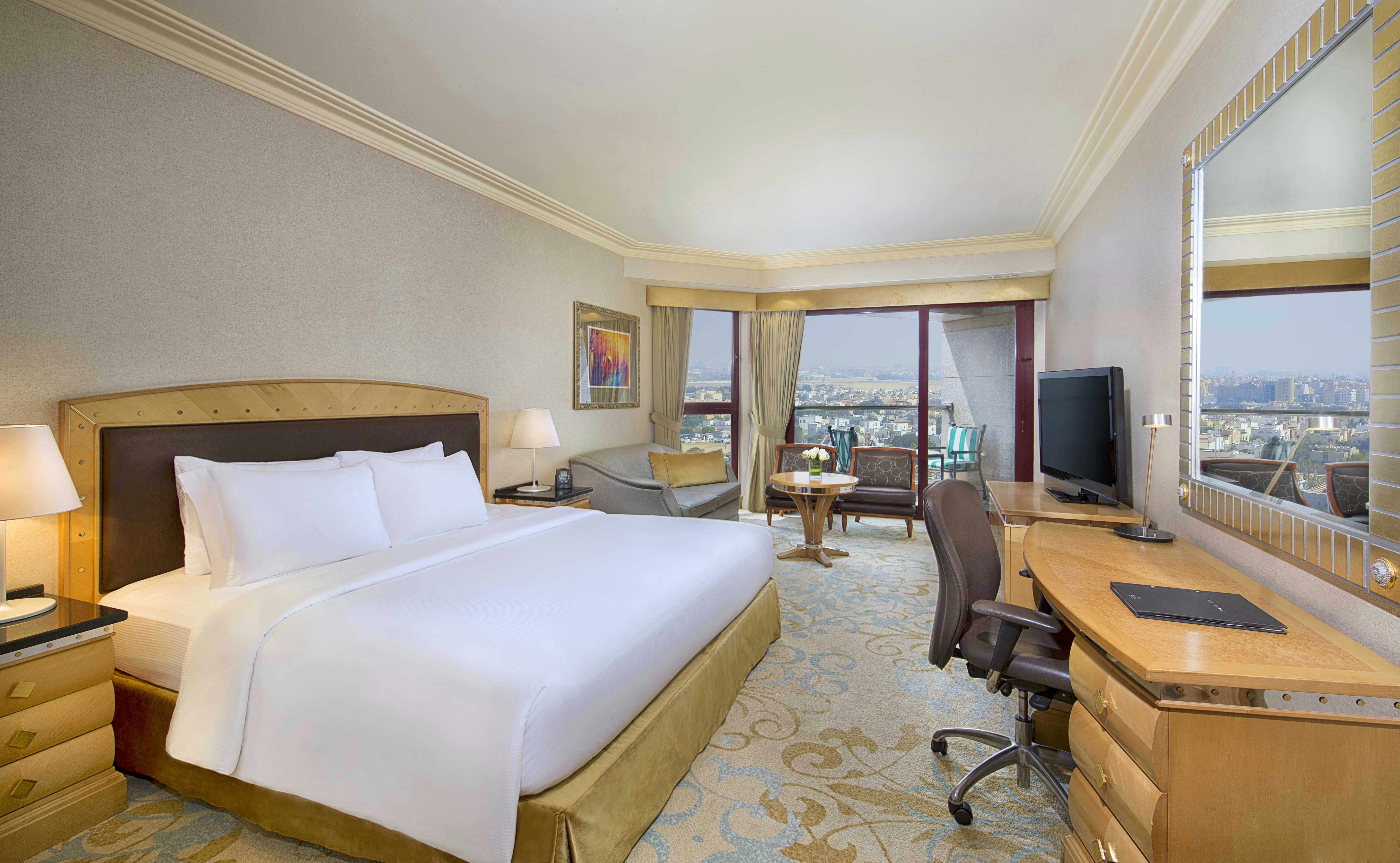 DELUXE, KING BED, CITY VIEW