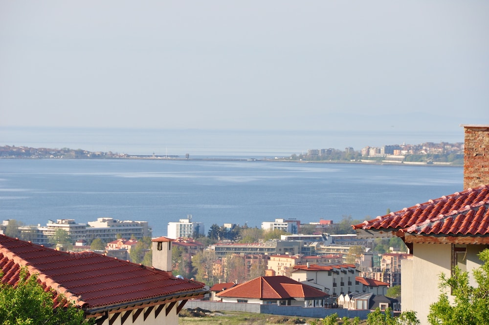 Villa On The Black Sea 26/38