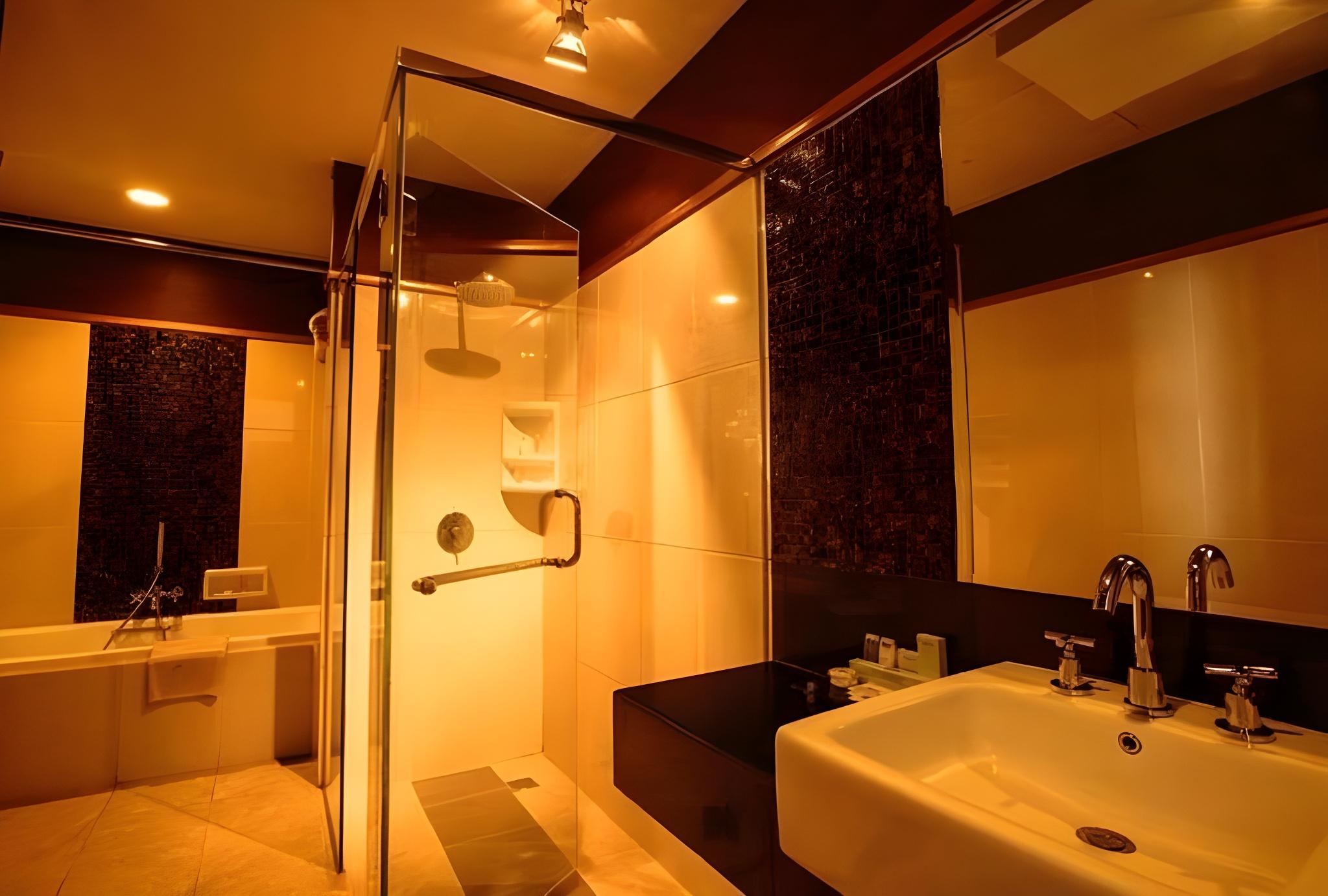 Aquarius Boutique Hotel 50/50