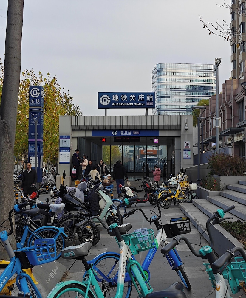 Nostalgia S Hotel (Beijing Nest-type Olympic Stadium Center) 51/57
