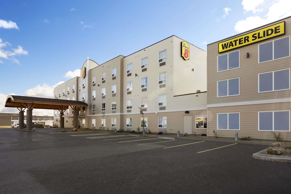 Home Inn and Suites Lloydminster 46/50