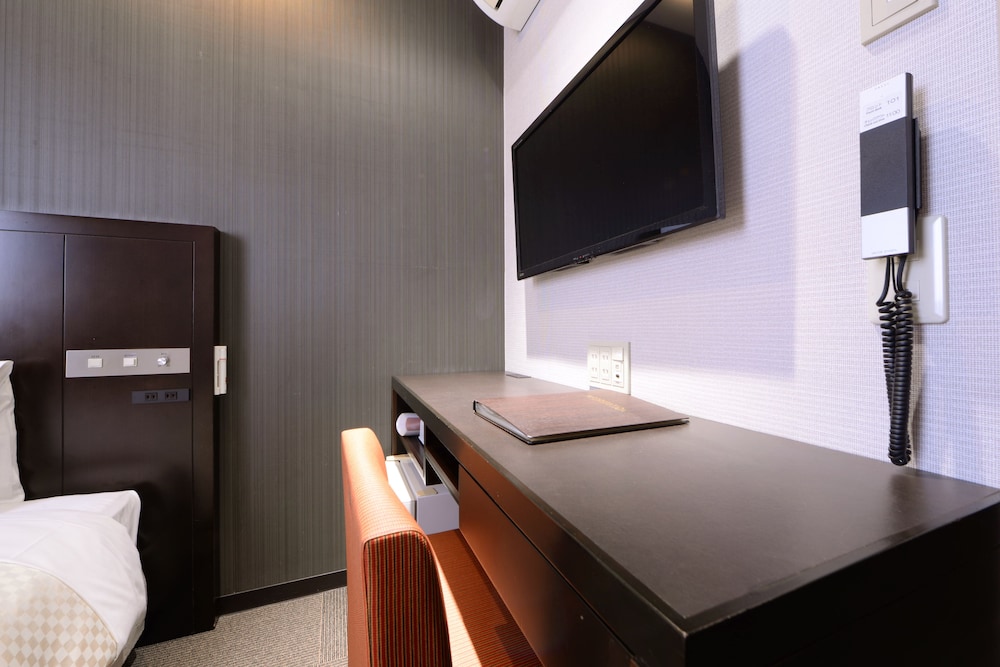 Vessel Inn Hiroshima Ekimae 38/62