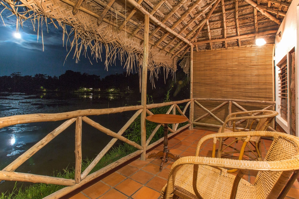 Coconut Lagoon Cgh Earth 34/57