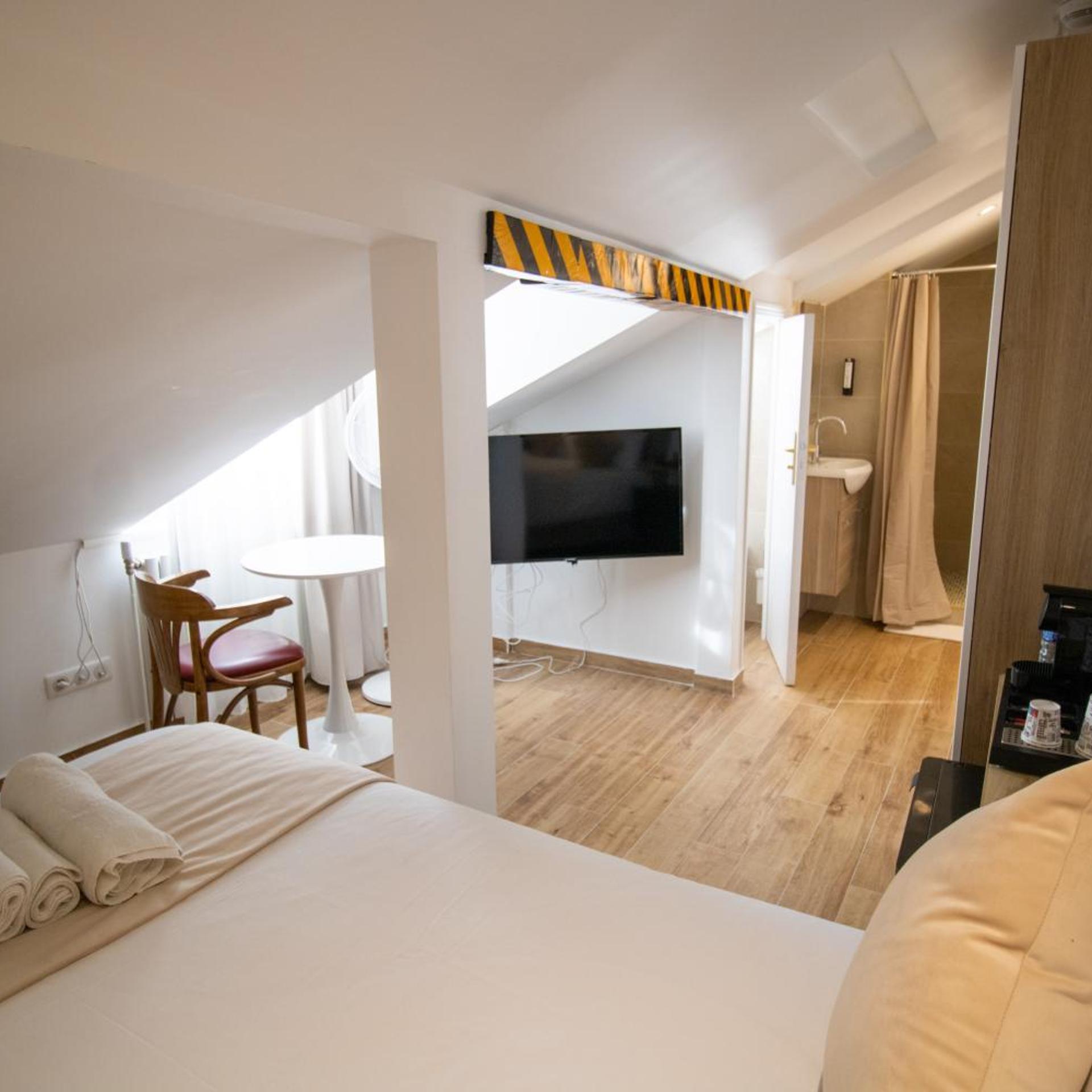 Room, Single, Small, Attic