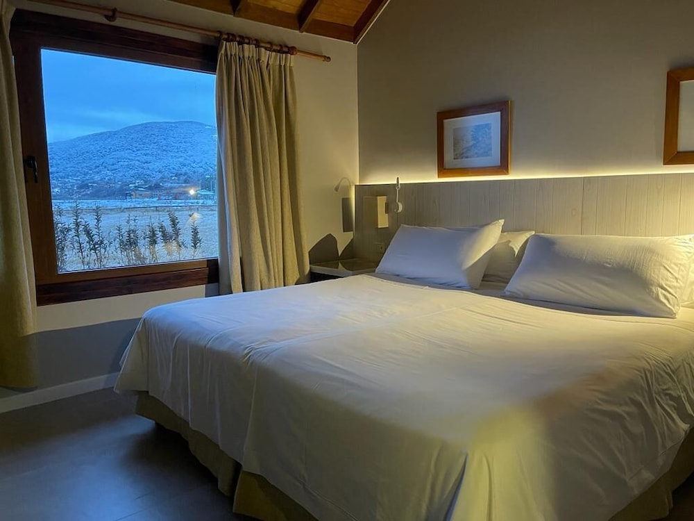 SUPERIOR, DOUBLE OR TWIN BED, SEA VIEW