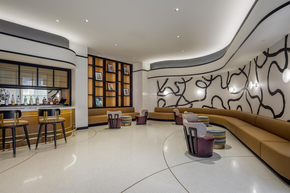 Hyatt Rosemont Near O Hare 42/64