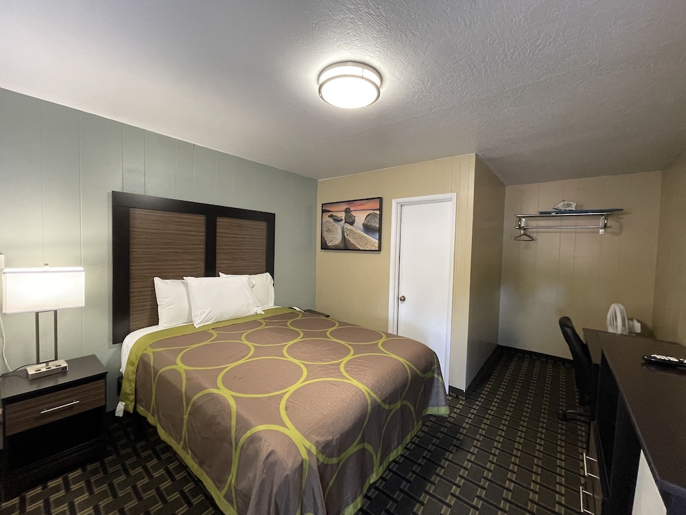 Pinewood Inn 29/55