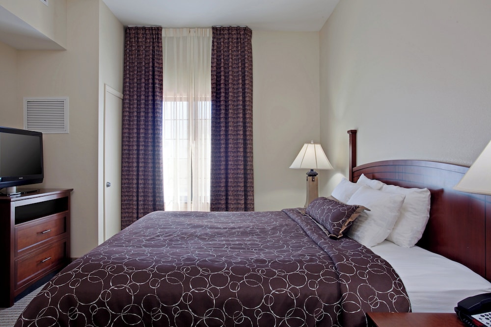 1 Bedroom, Suite, King Bed, Kitchen
