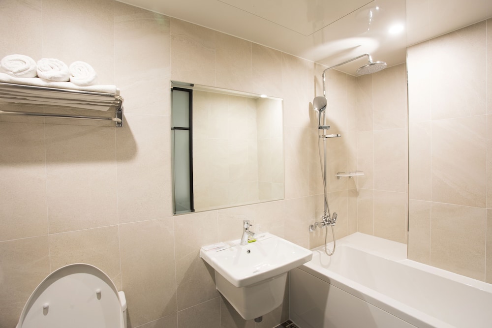 Shinchon Touch Hotel 18/24