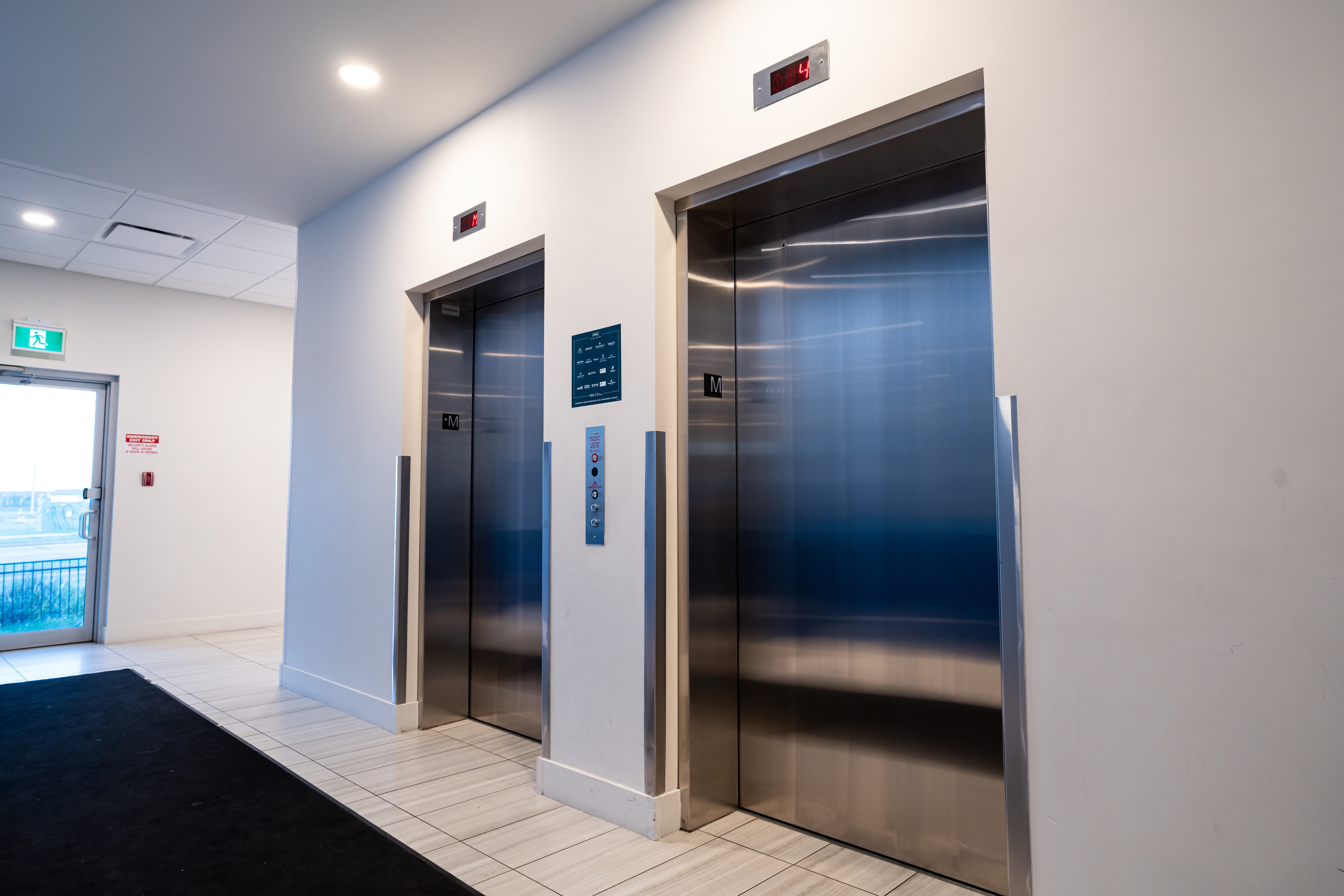 Holiday Inn Express And Suites Edmonton Sw Windermere 8/78