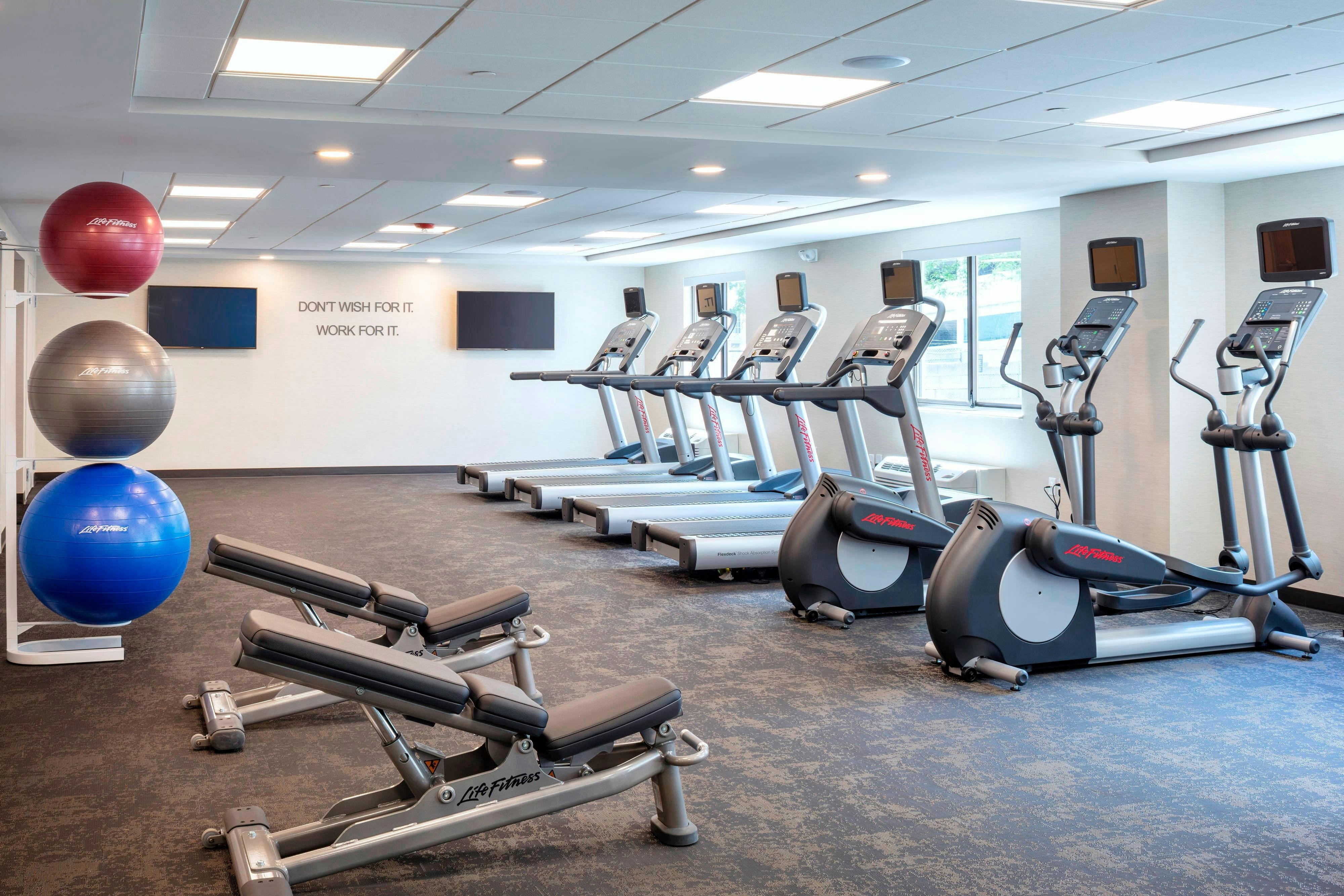 Fairfield Inn & Suites Providence Airport Warwick 4/13
