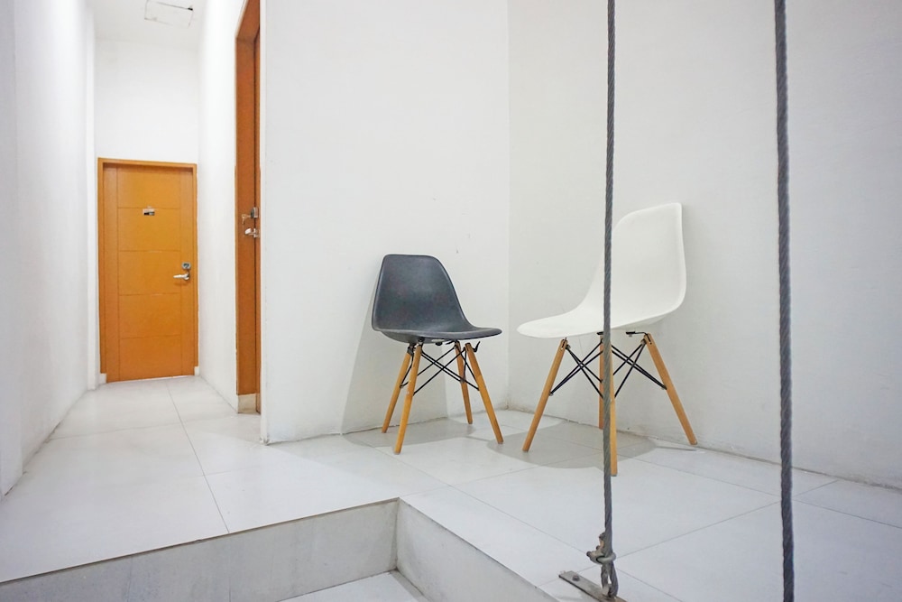 Hotel O near Ringroad City Walk XXI formerly Mitrotel Medan photo3