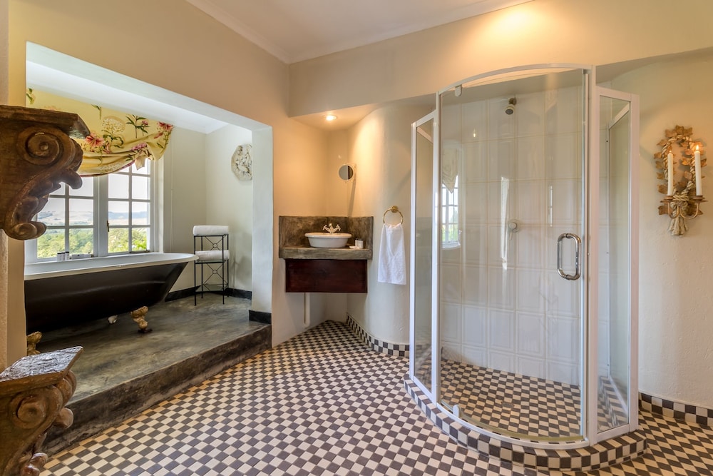Blue Mountain Luxury Lodge 14/33