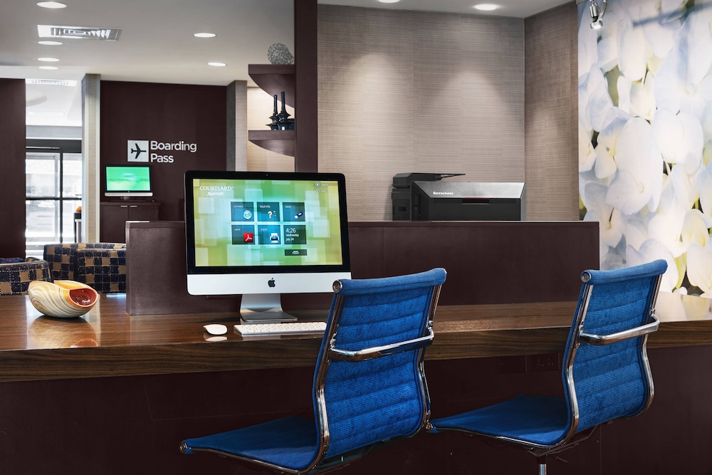 Courtyard by Marriott Portland Airport 7/52