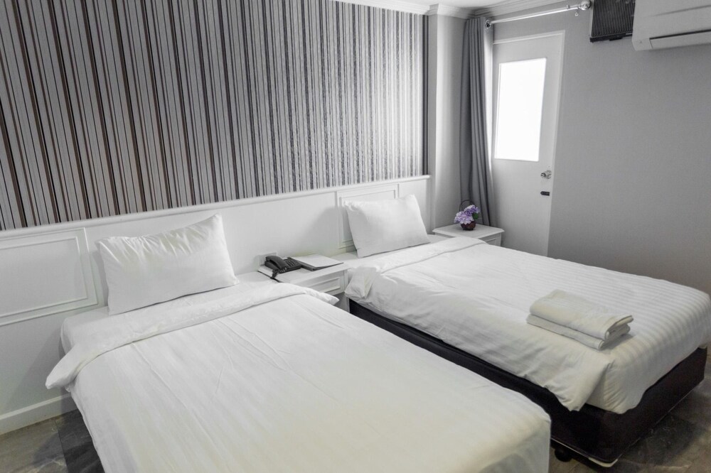 Chaipat Hotel 13/66
