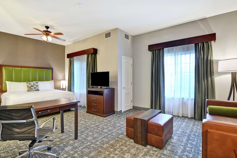 STUDIO, KING BED, ACCESSIBLE