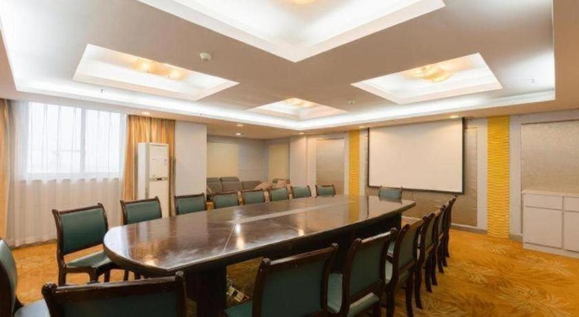 Vienna Hotel (Yangzhou Wenchang Pavilion) 32/40