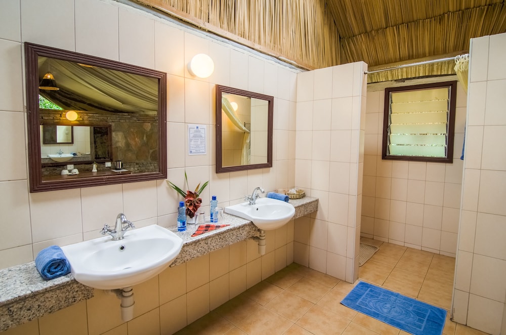 Sentrim Mara Lodge 44/47