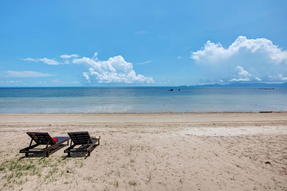 Emerald Sands Beach Villa 16/30