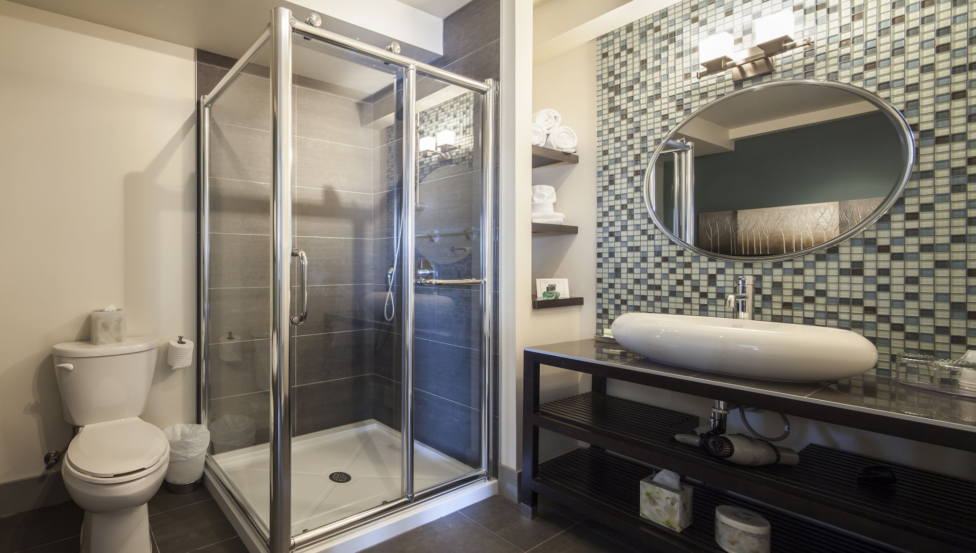 Evolution, Suite, King Bed, Garden View, Sofa