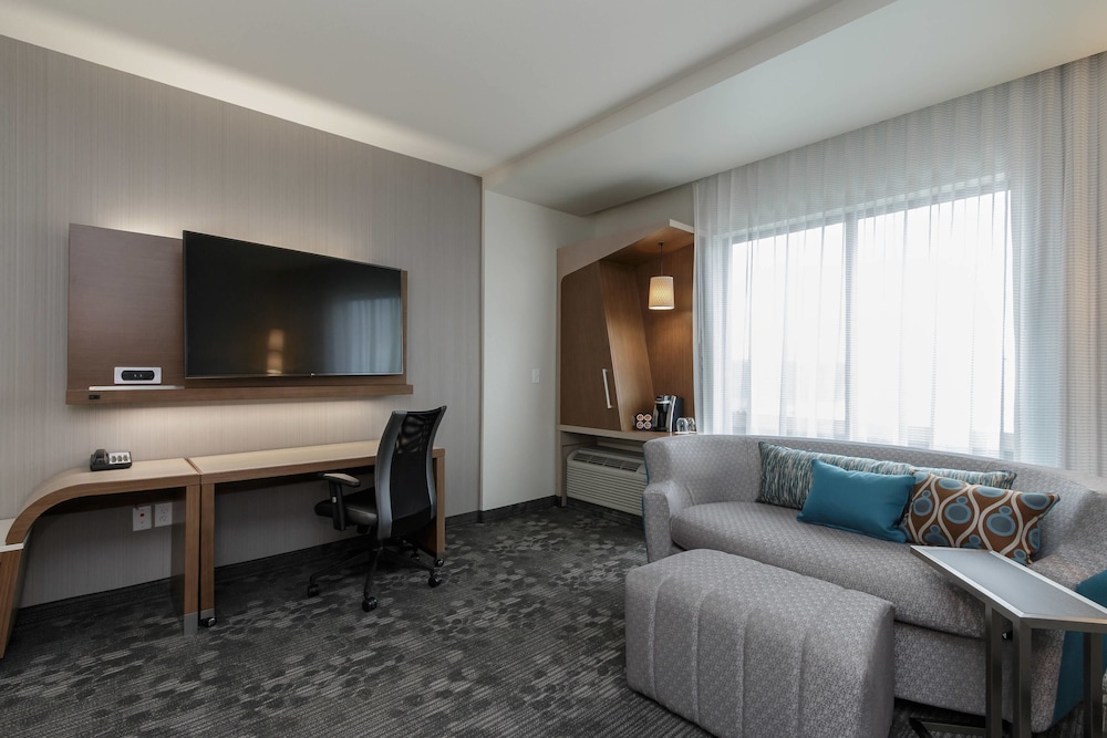 Courtyard By Marriott South Bend Downtown 40/52