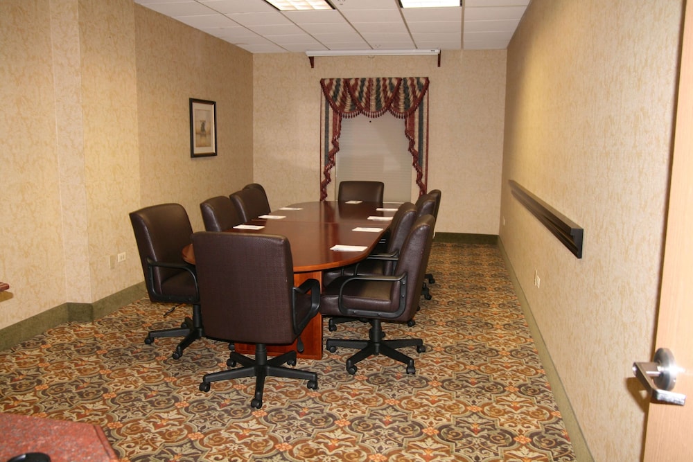 Hampton Inn Suites Bolingbrook 40/48