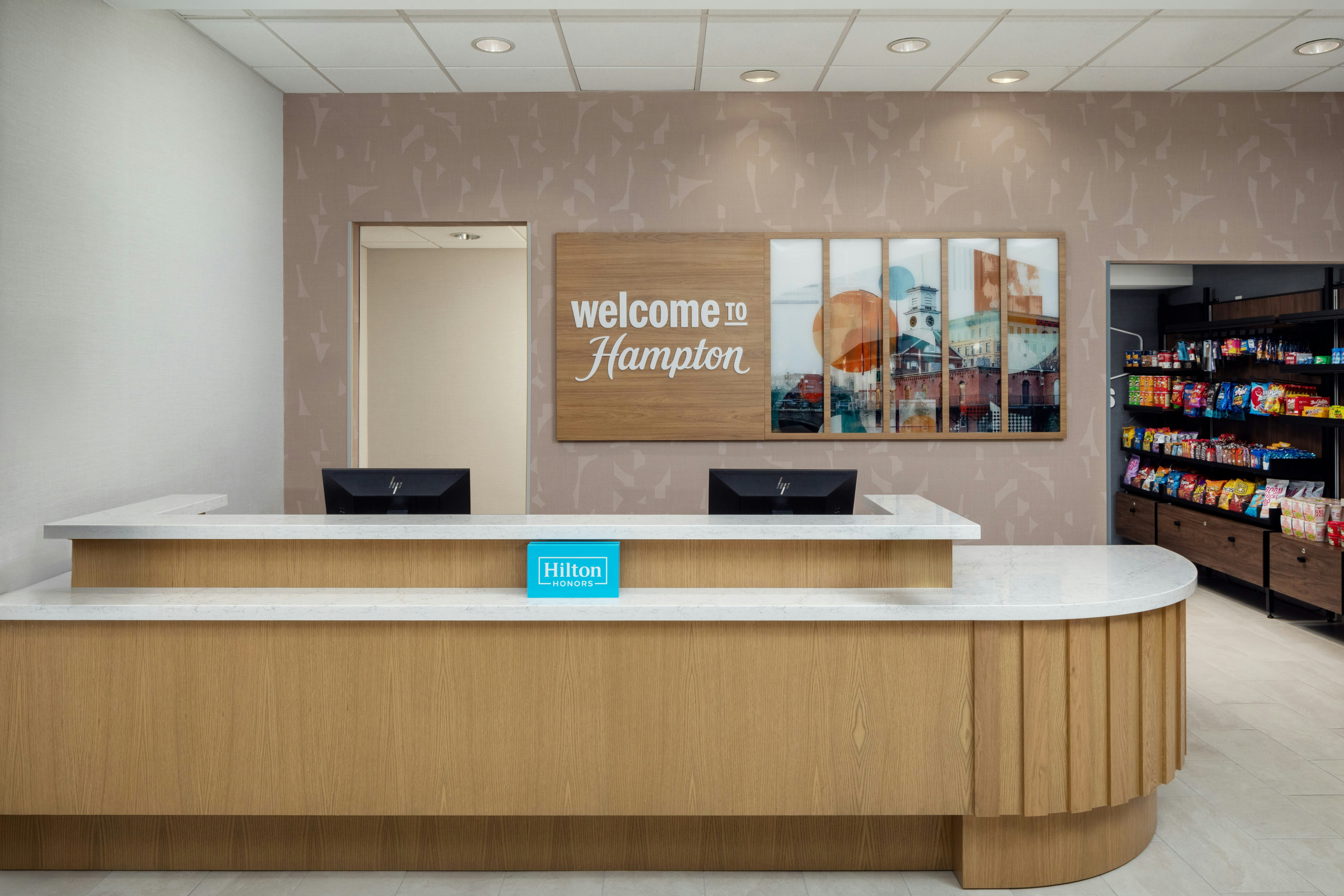 Lobby at Hampton Inn Nashua, NASHUA - NH