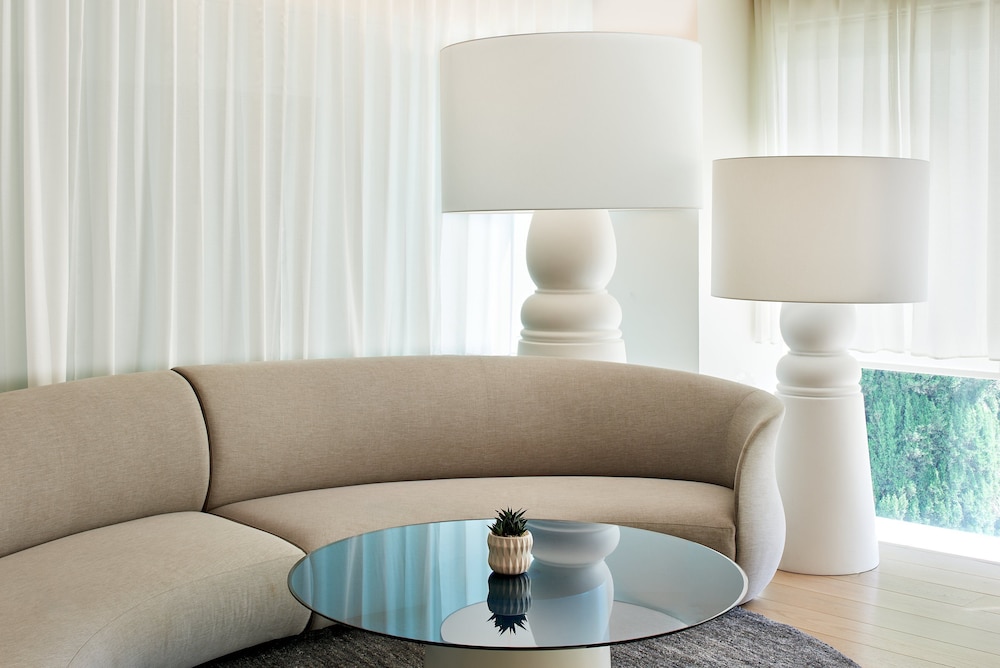 The Valorian Los Angeles, Curio Collection by Hilton 55/87