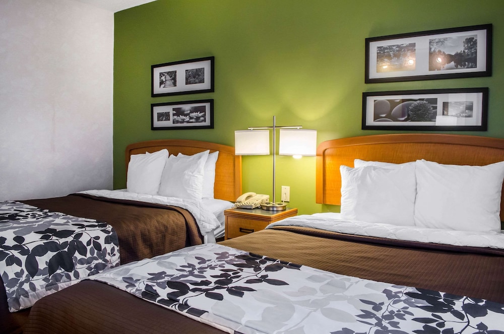 Sleep Inn And Suites Bensalem 9/33