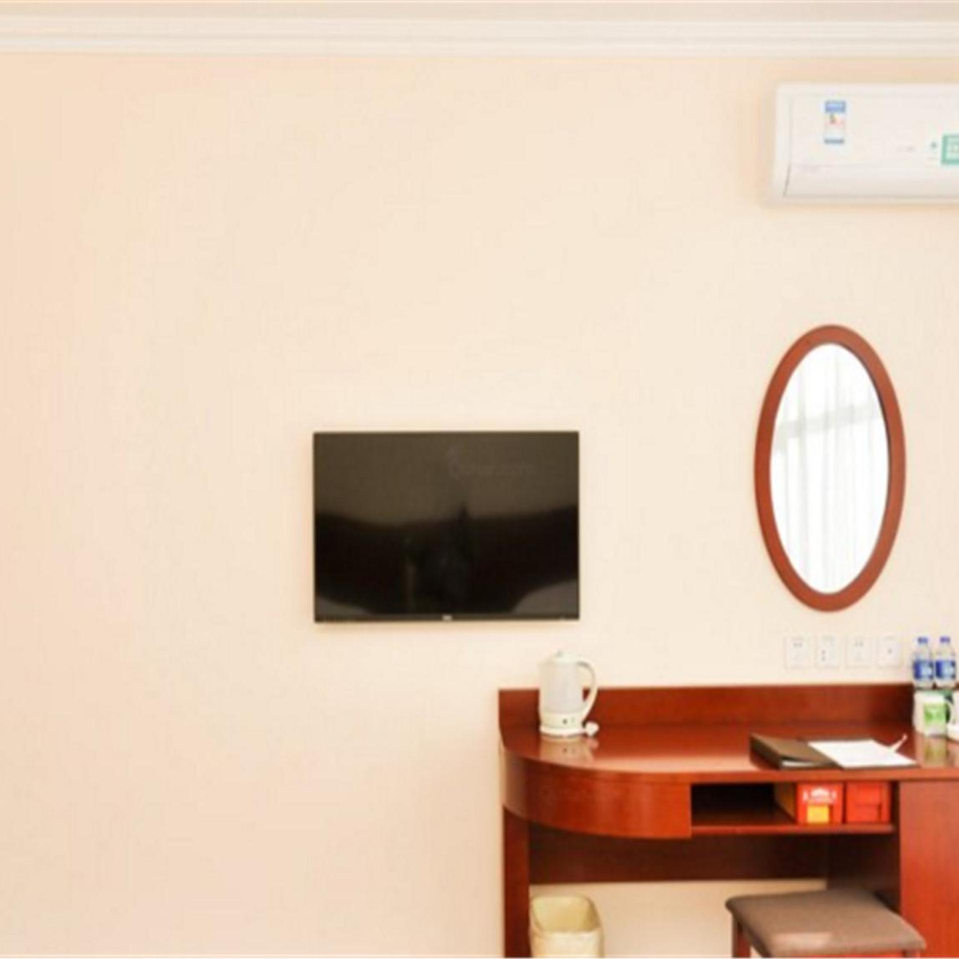 GreenTree Inn Chengde Railway Station Southeast Chengde Century City Business Hotel 46/60