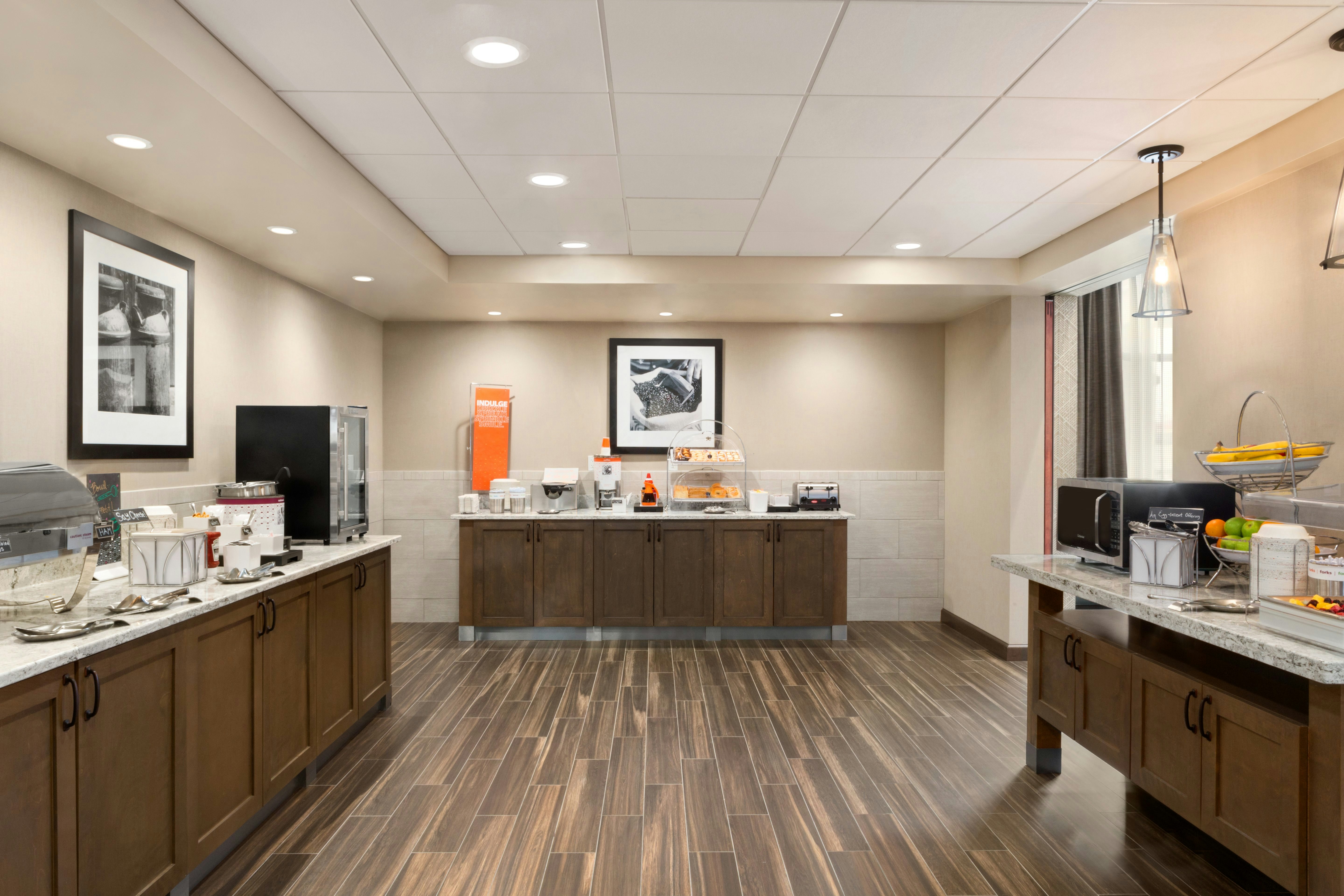 Hampton Inn and Suites Minooka 5/37
