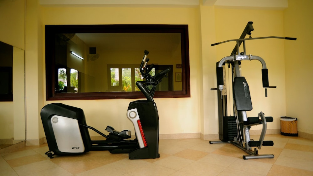 Golden Coast Resort And Spa 28/50