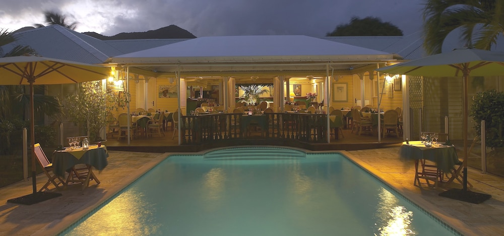 Esmeralda Resort 6/81