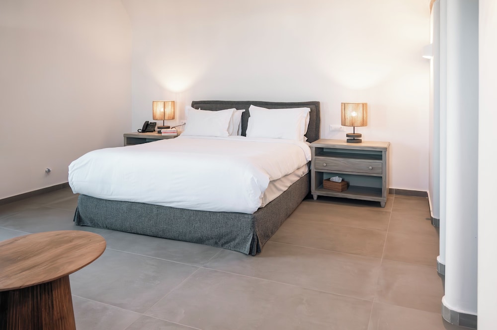 1 BEDROOM, SIGNATURE, APARTMENT, PARTIAL SEA VIEW, PRIVATE BATHROOM
