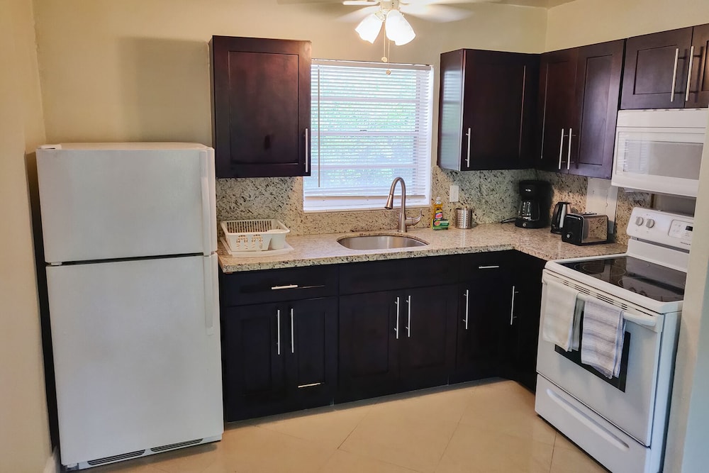 Sunny Isles Apartments 62/73
